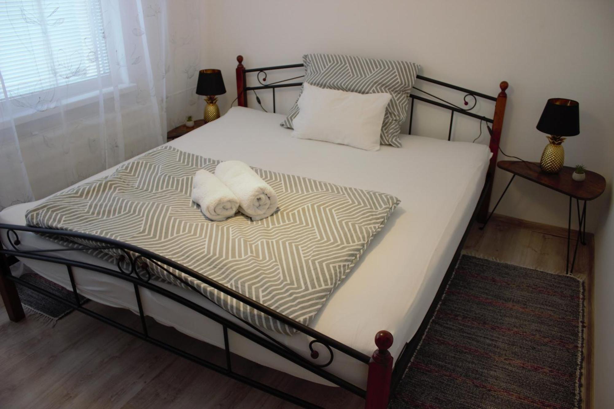 Apartman Surany Ngoại thất bức ảnh